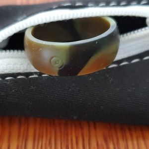Qalo Mens camo color ring size 12